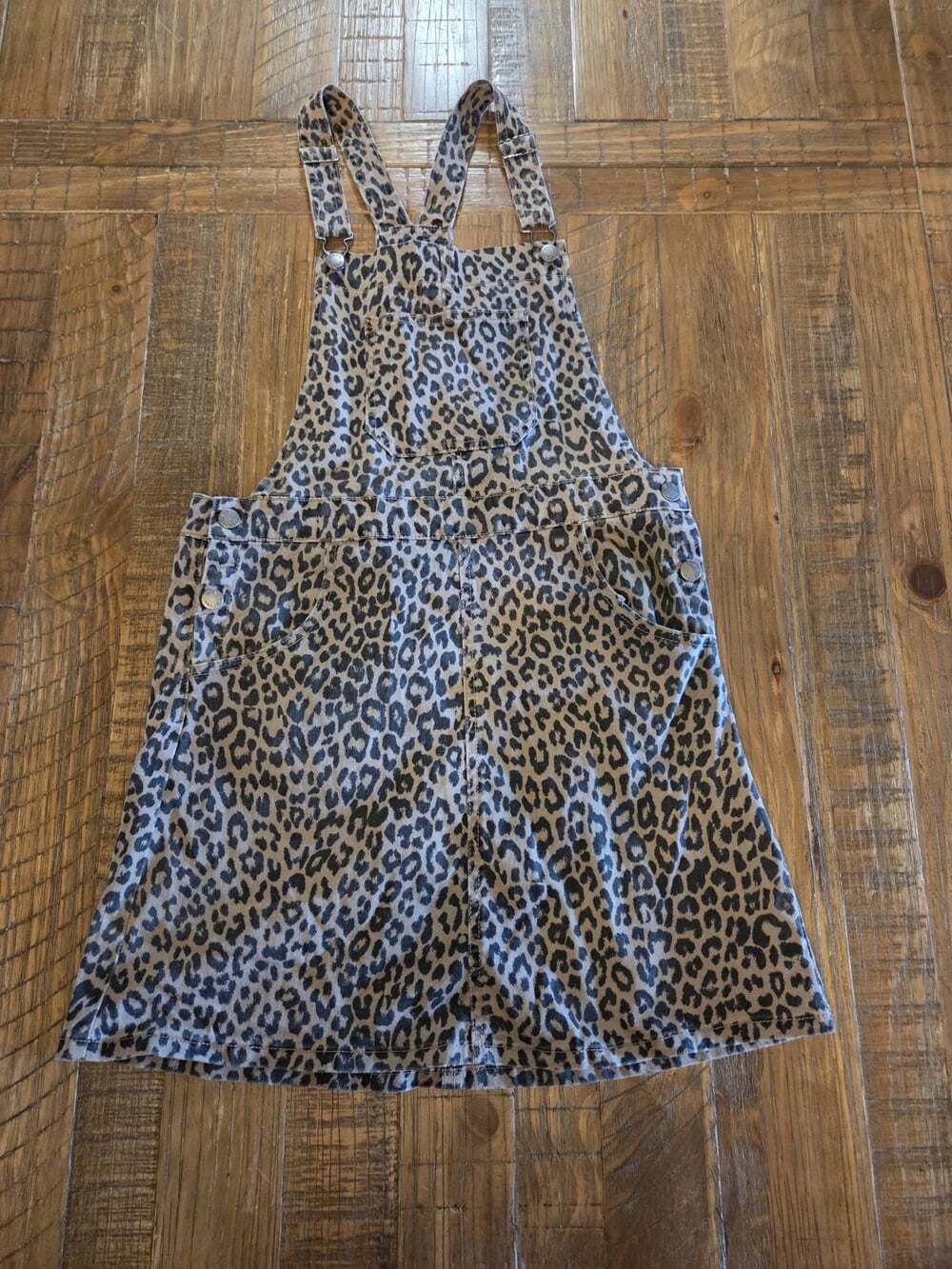 Art Class leopard-print youth size XL (14/16) with adjustable overalls